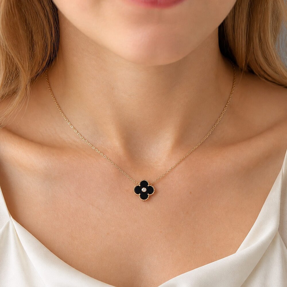 Van Cleef & Arpels Elegant Signature Necklace Style 5 | New with Box - Picture 8 of 9